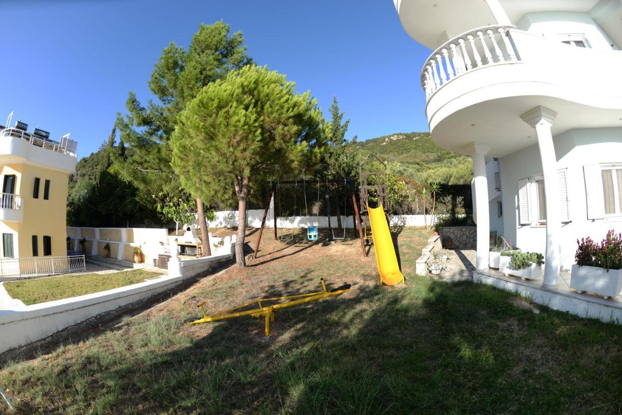 Villa Alex Ríza Exteriör bild