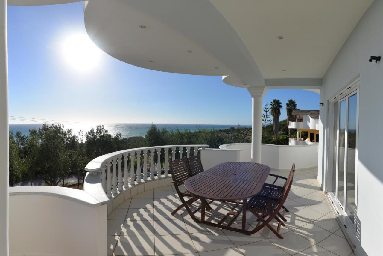 Villa Alex Ríza Exteriör bild