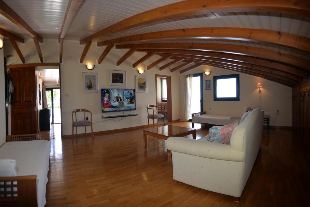 Villa Alex Ríza Exteriör bild
