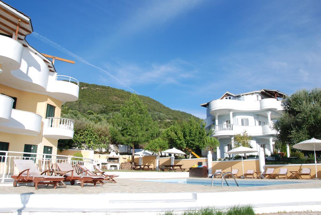 Villa Alex Ríza Exteriör bild