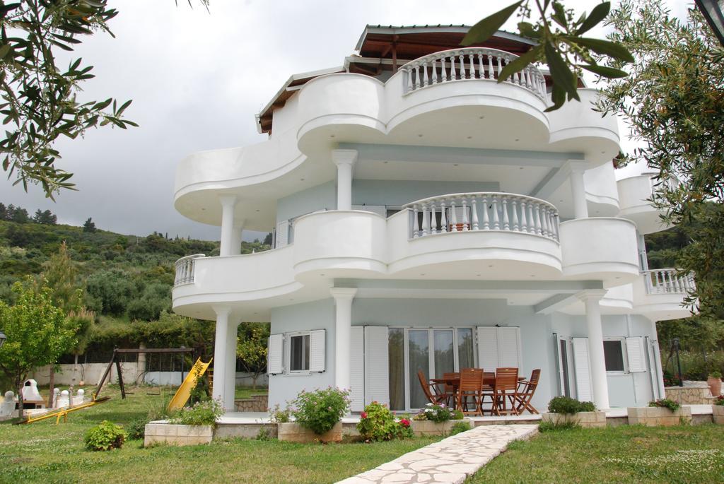 Villa Alex Ríza Exteriör bild